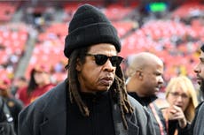 Jay-Z afirma que la demanda que lo acusa de violación es parte de un chantaje