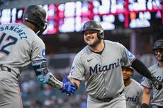 Rangers adquieren a Burger, procedente de Marlins a cambio de 3 peloteros de las menores