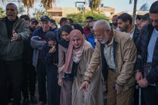 Ataques aéreos israelíes matan a 28 en Gaza, incluidos 7 niños, según autoridades sanitarias