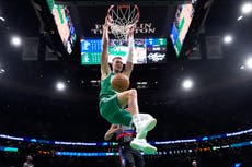 Pritchard anota 27 puntos y 7 triples, llevando a Celtics a su victoria 20 ante Pistons 123-99