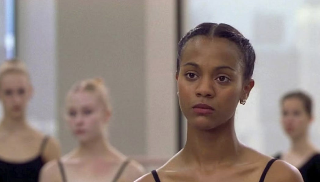 La actuación de Zoë Saldaña como Eva, una bailarina que chasquea chicle, en ‘Centre Stage’ (2000), lanzó su carrera cinematográfica