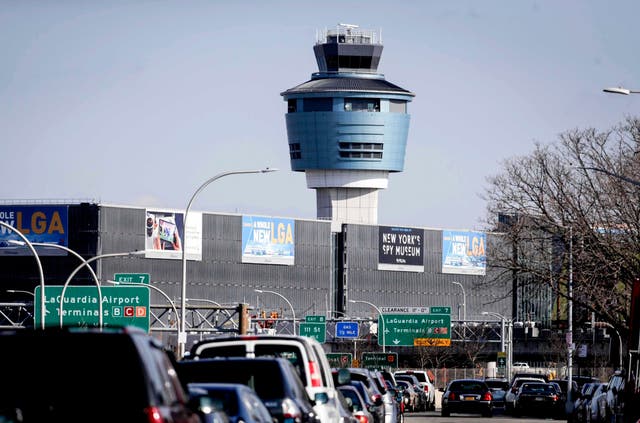 NUEVA YORK-AVIÓN DESVIADO