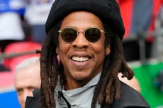 Mujer que acusa a Jay-Z y Sean ‘Diddy’ Combs de agresión sexual reconoce inconsistencias