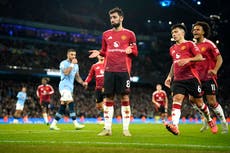 United sorprende y remonta para vencer 2-1 al City en el derbi de Manchester