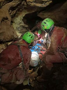 Espeleóloga herida es rescatada en el norte de Italia tras 75 horas atrapada