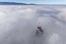 La capital de Bosnia, Sarajevo, se asfixia con aire tóxico bajo una densa niebla invernal