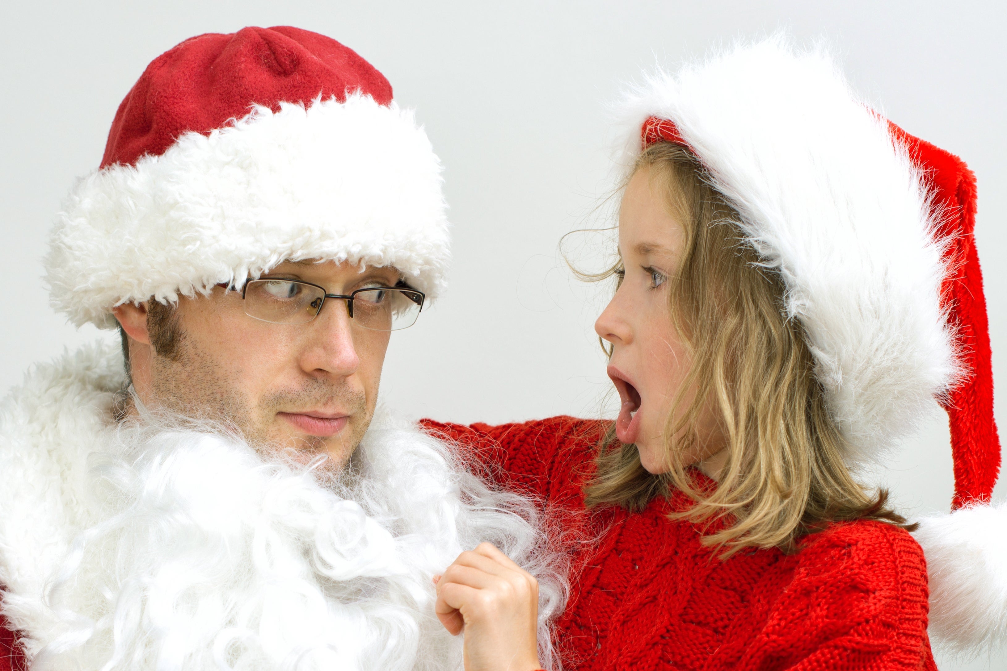 La magia de Santa Claus también parece desempeñar un papel en la dinámica familiar, ya que muchos padres utilizan el mito para fomentar el buen comportamiento