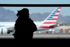 American Airlines logra acuerdo en demanda de tres hombres negros expulsados de un vuelo