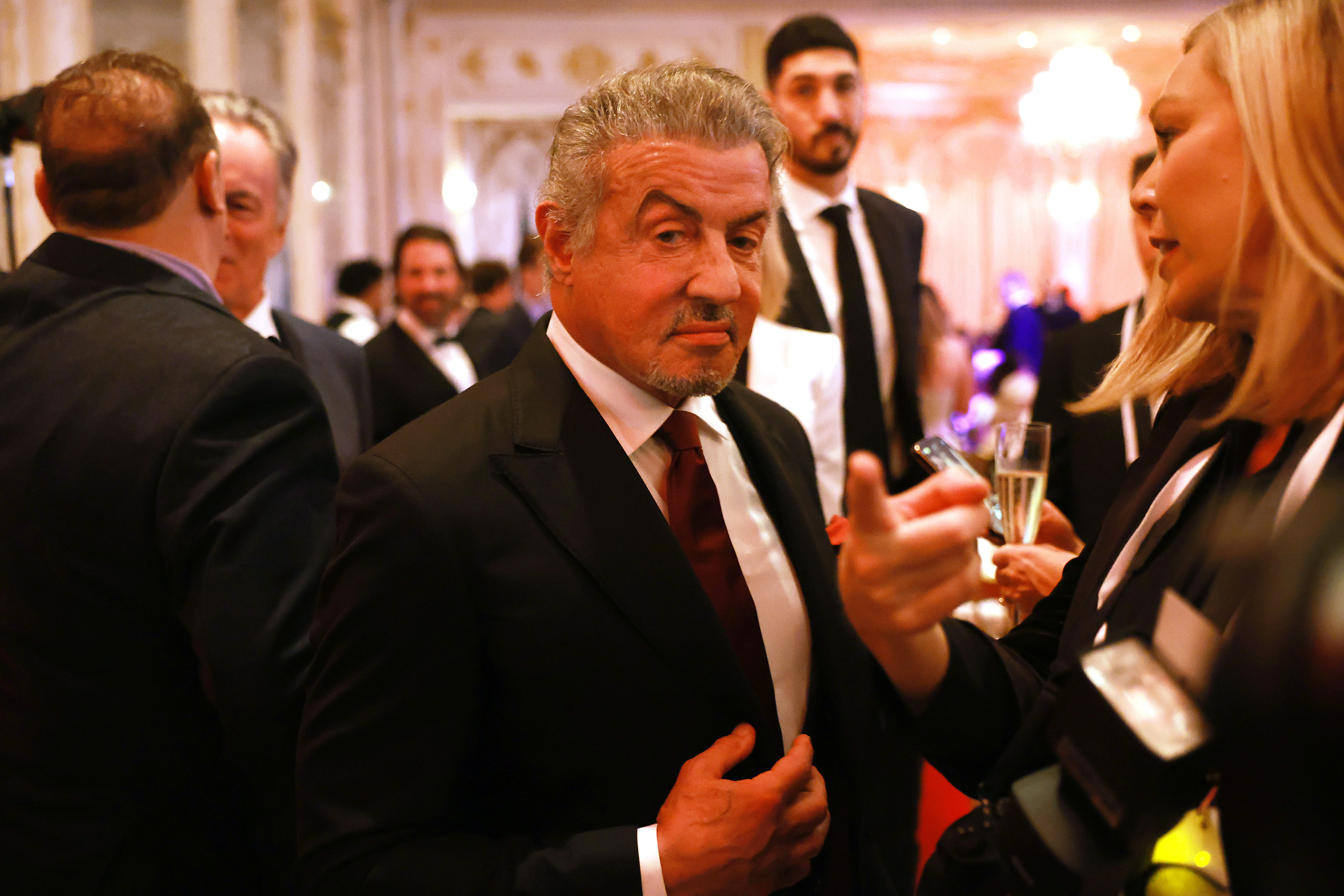 Sylvester Stallone en la gala del instituto America First Policy Institute