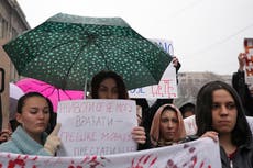 Protestas estudiantiles por derrumbe en estación de tren desafían al gobierno populista serbio