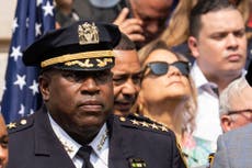 Renuncia alto mando de la policía de Nueva York por acusaciones de conducta sexual inapropiada