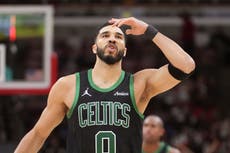 Tatum impone récord de la campaña con 43 puntos, y Celtics aplastan 123-98 a Bulls