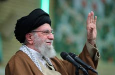 El líder supremo de Irán afirma que la juventud siria resistirá al nuevo gobierno
