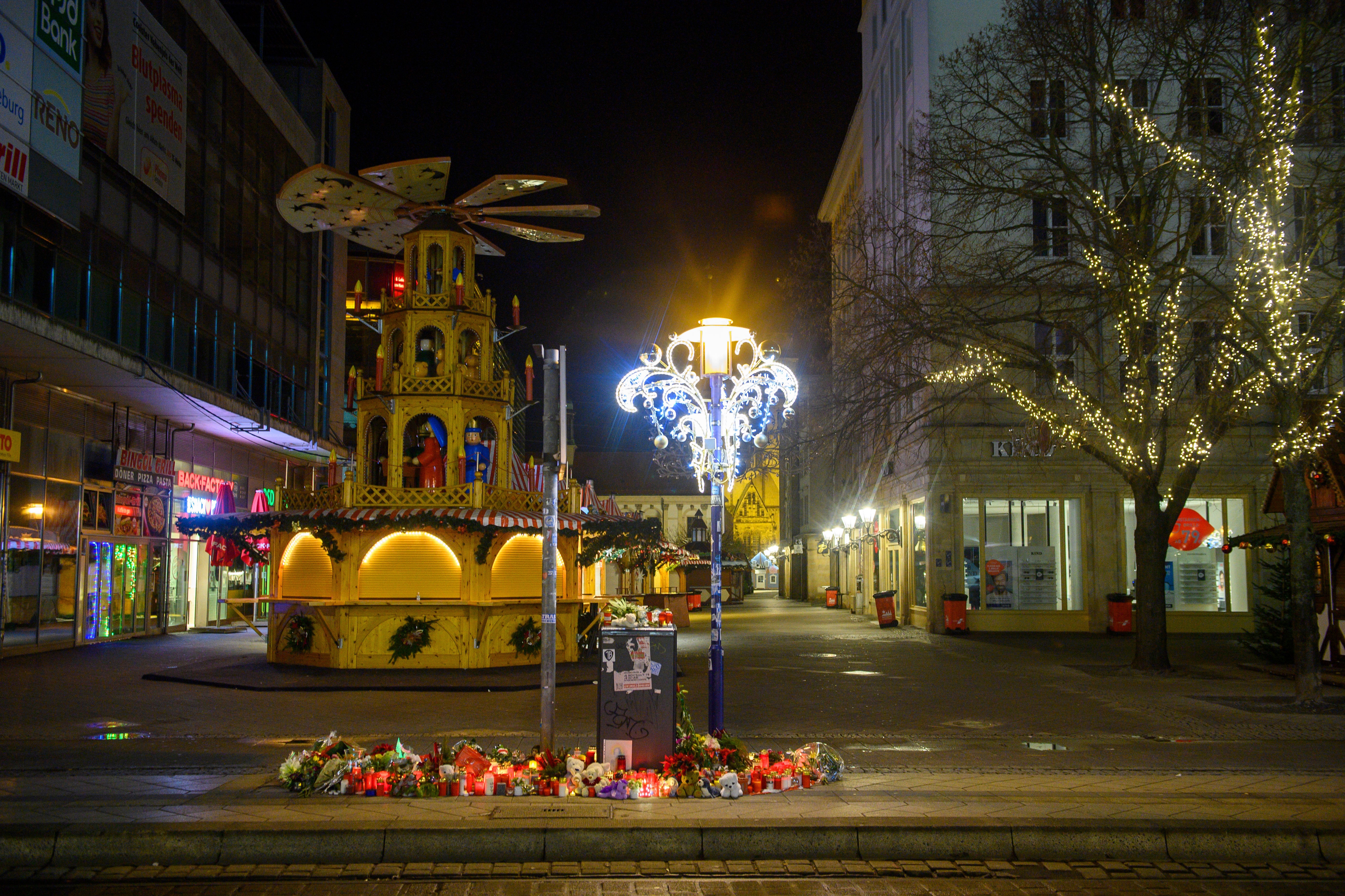 ALEMANIA-MERCADO NAVIDEÑO-ATROPELLO