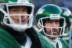 Rodgers reconoce que Jets podrían liberarlo tras la temporada regular con su futuro en duda