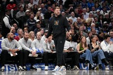 Luka Doncic regresa con los Mavericks tras perderse dos partidos por contusión en talón