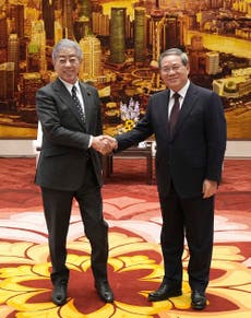 Ministro de Exteriores de Japón busca dirección “positiva” en lazos bilaterales con China