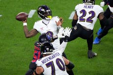 Lamar Jackson rompe récord de yardas por tierra y Ravens dan paliza navideña a Texans