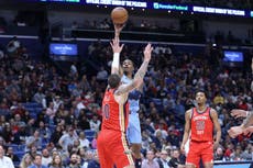 Morant se lesiona, pero Jackson anota 33 y Grizzlies vencen 132-124 a Pelicans