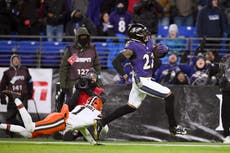 Ravens asegura AFC Norte tras vencer 35-10 a Cleveland; Jackson supera las 4.000 yardas