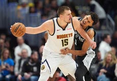 Jokic y Nuggets vencen 122-111 a Spurs en tiempo extra en el cumpleaños 21 de Wembanyama