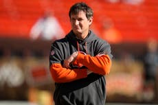 Browns despiden a coordinador ofensivo y a entrenador de línea, dice fuente a la AP