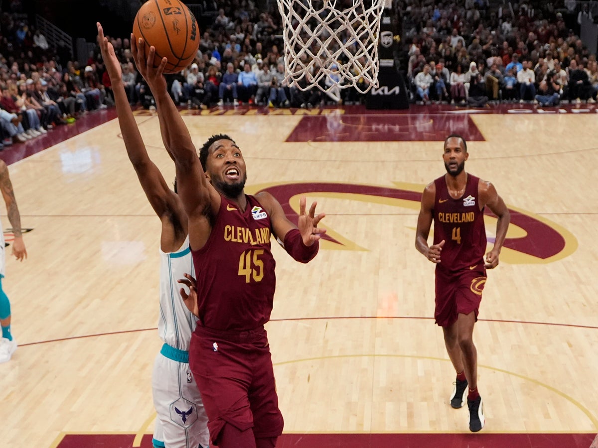 Los Cavaliers, líderes de la NBA, vencen 115-105 a los Hornets con su  décima victoria consecutiva | Independent Español