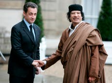 Expresidente francés Sarkozy es juzgado por la presunta financiación de su campaña por Gadafi