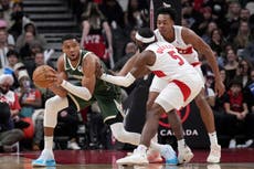 Antetokounmpo logra triple-doble en victoria 128-104 de Bucks sobre Raptors