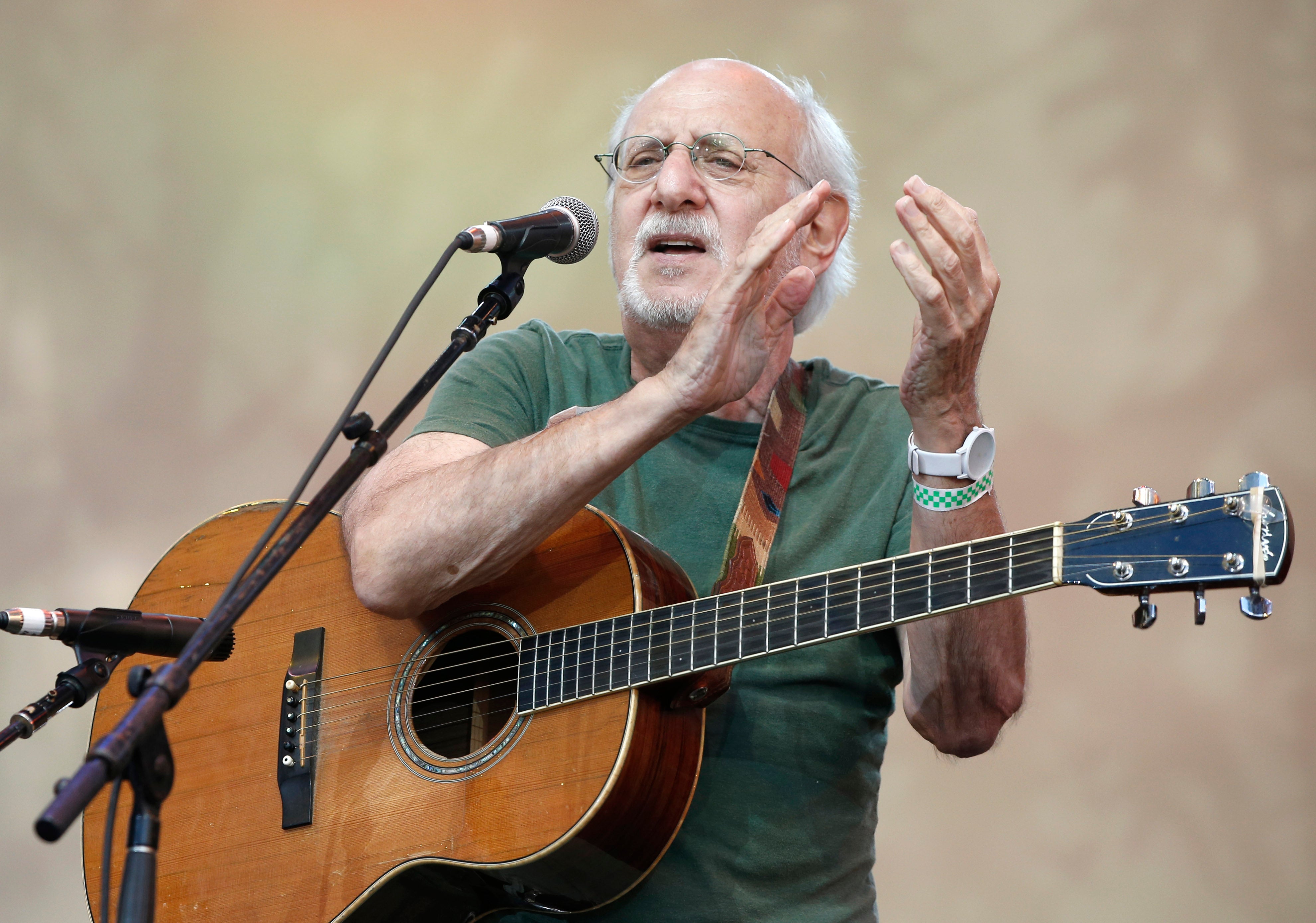 PETER YARROW-DECESO