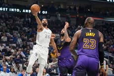 Mavericks rompen racha de 5 derrotas con victoria 118-97 sobre Lakers