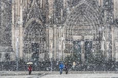 Temporal de nieve y hielo deja dos muertos, 20 heridos en norte de Francia