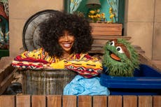 La 55ª temporada de "Sesame Street" incluye a SZA, Chris Stapleton, Reneé Rapp y más