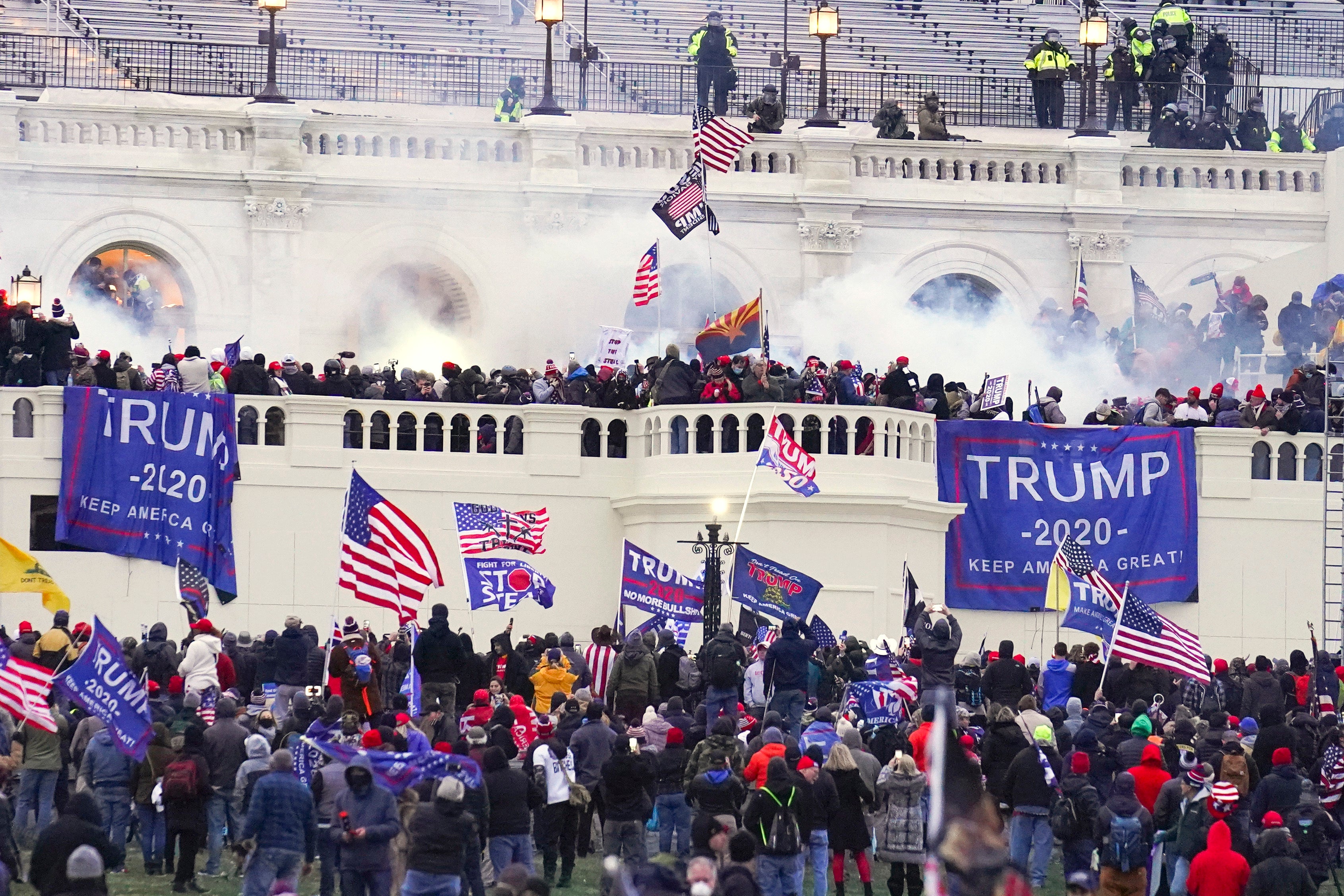 Simpatizantes de Trump asaltaron el Capitolio el 6 de enero