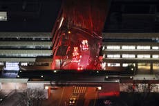 Policía arresta a estudiante sospechosa de ataque con martillo en una universidad de Tokio