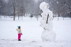 Potente tormenta invernal que dejó nieve en el sur de EEUU mantiene su gélido pulso