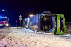 Accidente de autobús en autopista del noreste de Alemania deja dos muertos