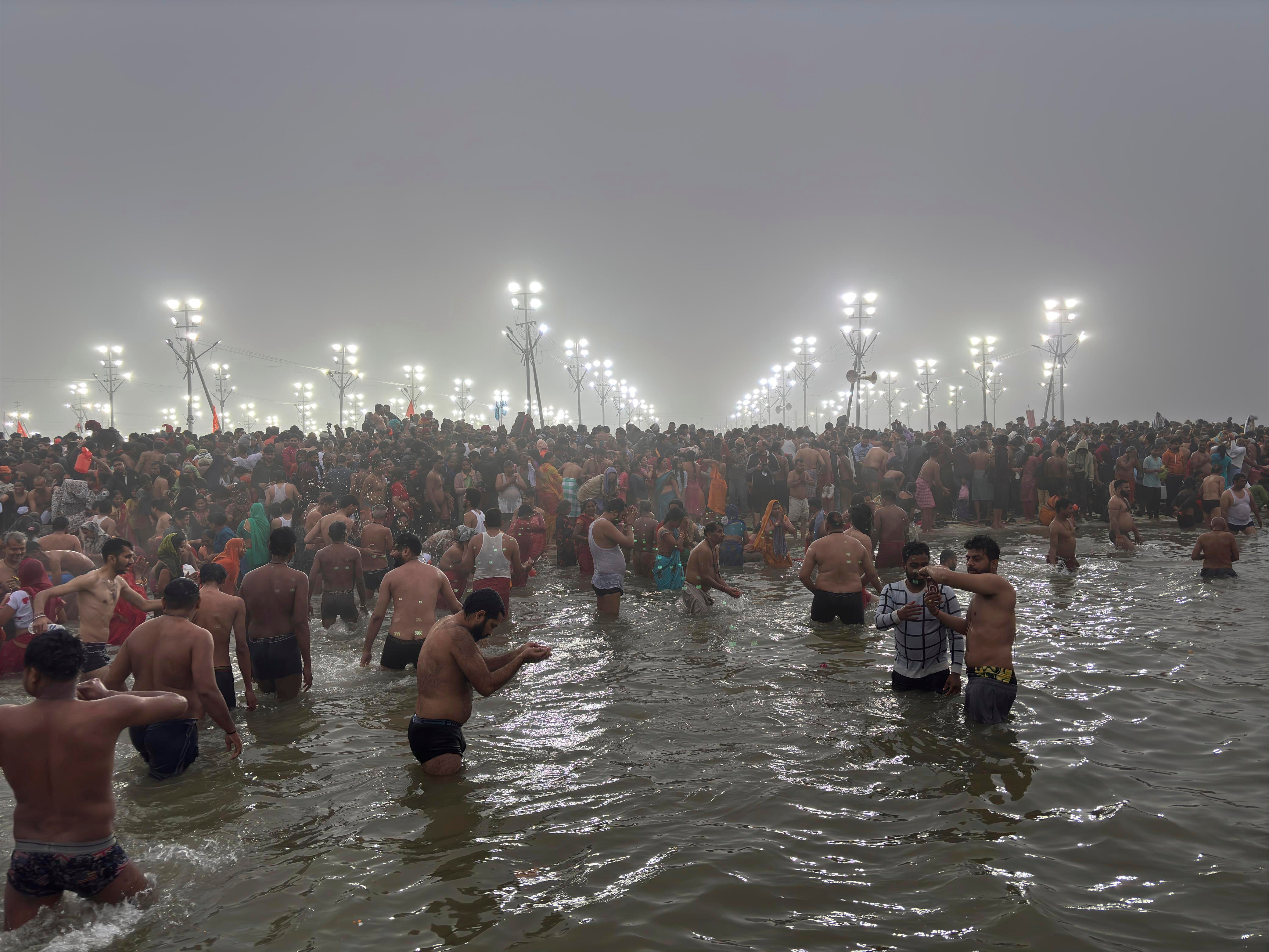 ASI-GEN INDIA-MAHA KUMBH-PEREGRINAJE
