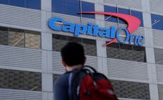 Capital One enfrenta demanda que asegura que defraudó a sus clientes por $2.000 millones