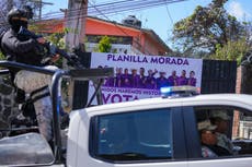 Desolación y miedo deja asesinato de 5 personas en pueblo de México atrapado entre grupos criminales