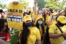 Fiscales demócratas buscan defender acceso a la salud de “dreamers”