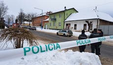 Estudiante mata a puñaladas a dos personas en escuela en Eslovaquia