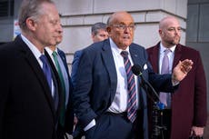 Retrasan juicio sobre casa de Giuliani en Florida por ausencia injustificada del exalcalde
