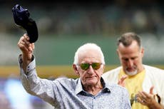 Falleció Bob Uecker, locutor de los Cerveceros y ‘Mr. Baseball’. Tenía 90 años