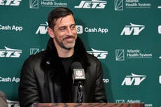 Aaron Rodgers, indeciso sobre su futuro con Jets; se concentra en incendios de California