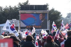 Investigadores surcoreanos piden orden judicial para detención formal de Yoon Suk Yeol