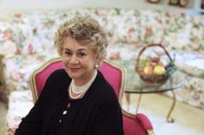 Muere Joan Plowright, actriz británica ganadora del Tony y viuda de Laurence Olivier, a los 95 años.