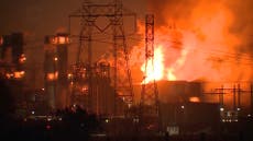 Incendio en una de las plantas de baterías más grandes del mundo provoca evacuaciones en California