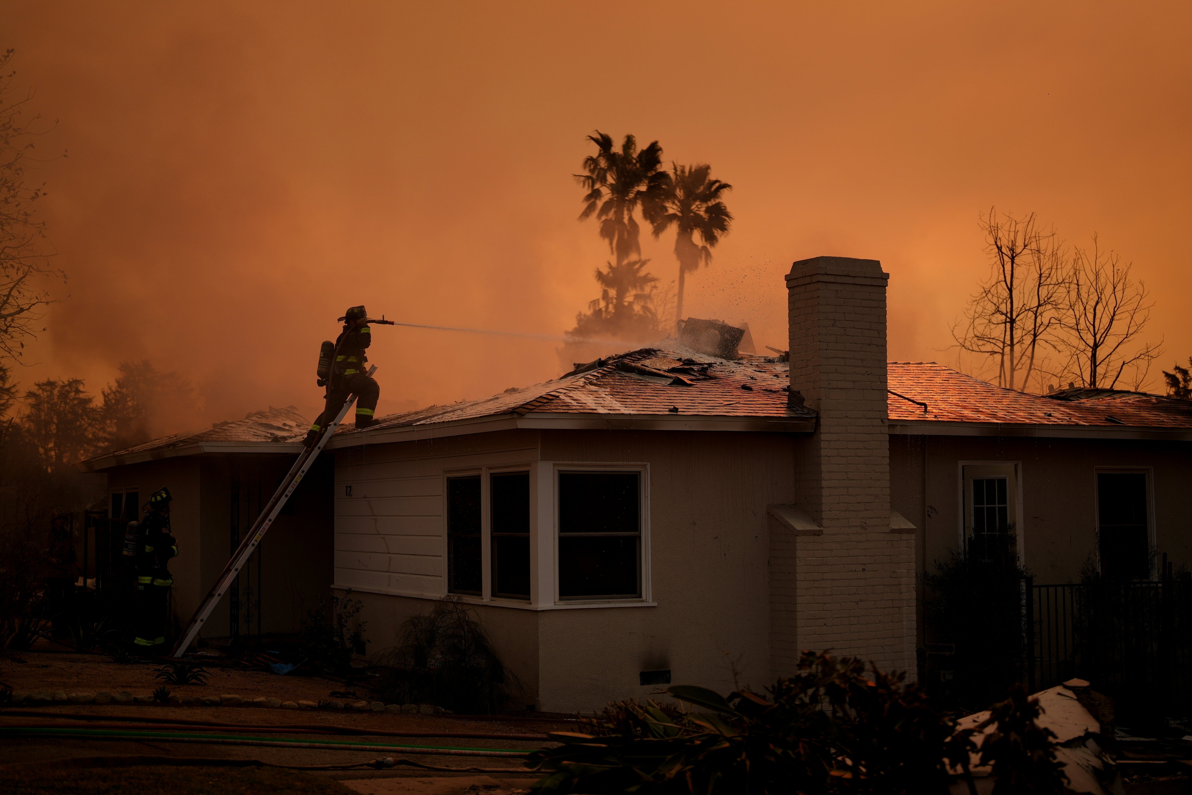 LOS ÁNGELES-ALZA ALQUILERES-INCENDIOS