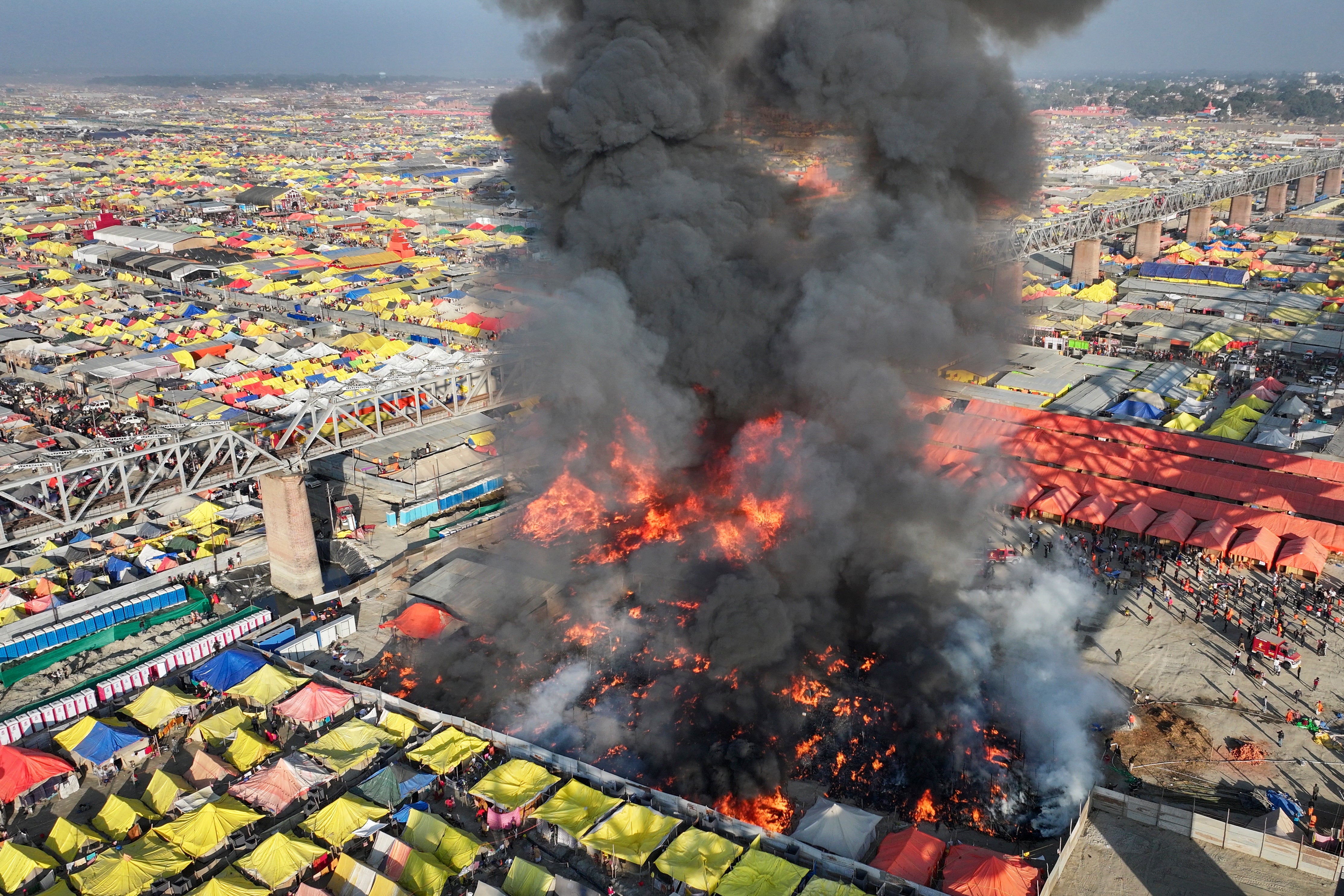 INDIA FESTIVAL INCENDIO